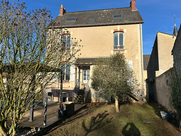 Très belle maison de charme avec 7 chambres et grand jardin ! 