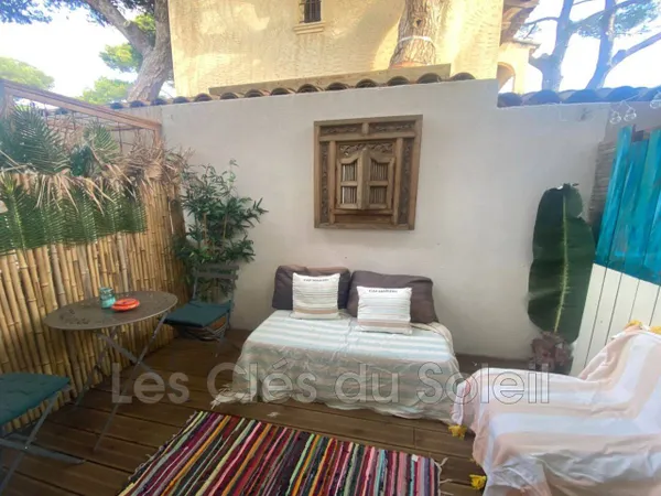 Studio 1 pièce 17 m² 