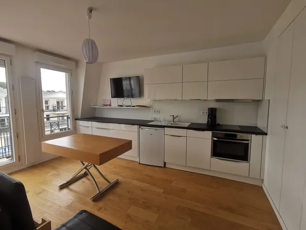 STUDIO MEUBLÉ ISSY LES MOULINAUX 23,5M2 