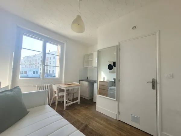 Studio 1 pièce 11 m² 