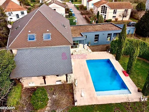 Propriété 8 pièces 350 m² 