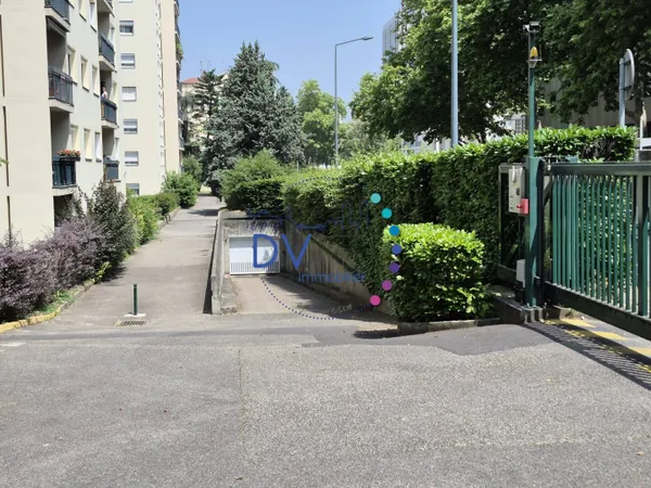 Parking 11 m² 