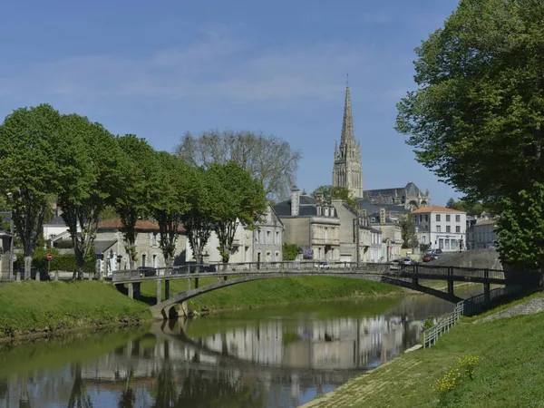 Terrain 389.00 m² à Fontenay-le-Comte 