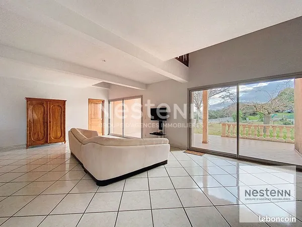 Villa 6 pièces 152 m² 