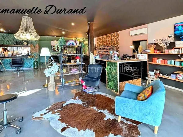Local commercial 630 m² 