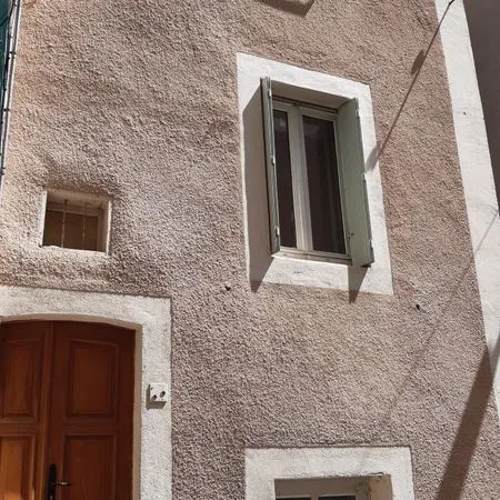 A vendre maison au coeur de ville 