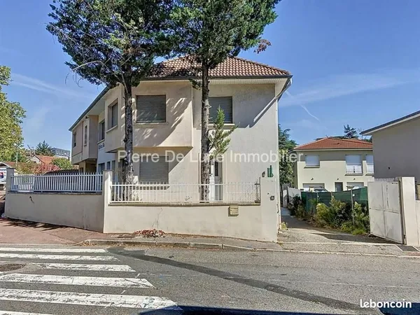 Bureau 325 m² 