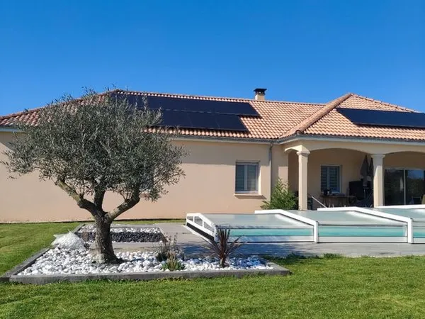 Maison plain pied avec piscine 
