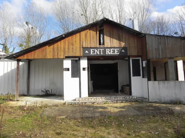 Proche de la nouvelle zone artisanale de Beaumont en véron, 