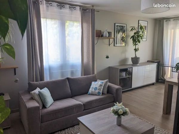 Location meublé T2 de 50 m² avec terrasse en bois sur Balma 