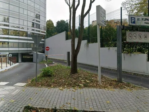 Parking 10 m² 