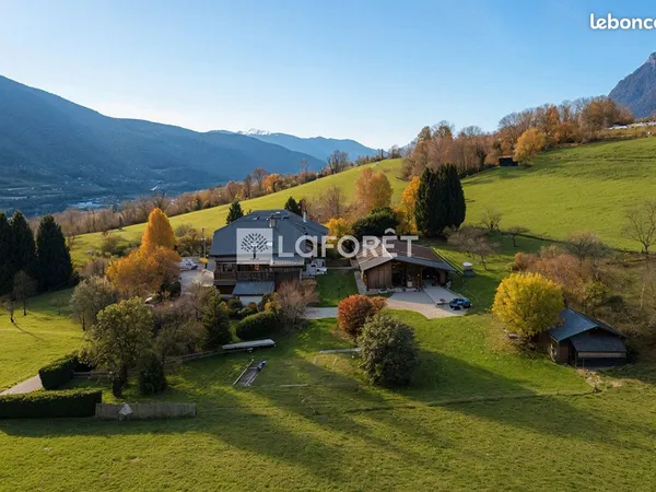 Chalet 12 pièces 289 m² 
