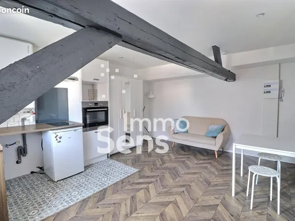 Studio 1 pièce 27 m² 