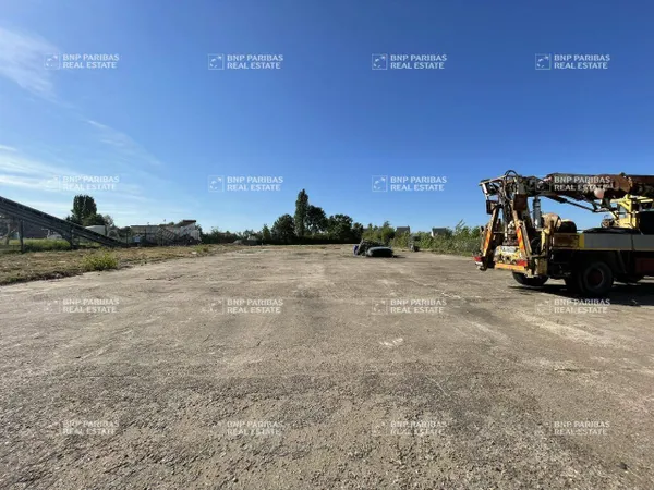 Terrain industriel 3875 m² 