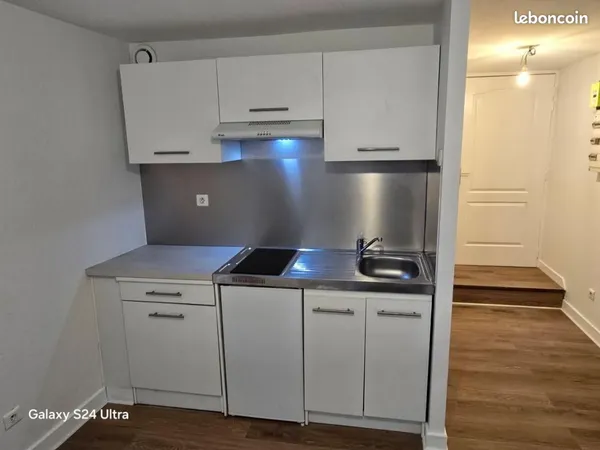 Studio 1 pièce 22 m² 