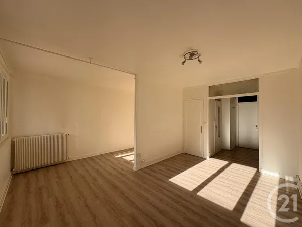 Studio 1 pièce 35 m² 