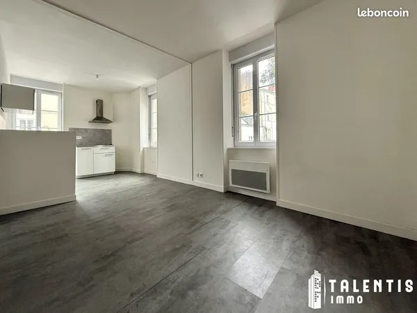 Studio 1 pièce 24 m² 