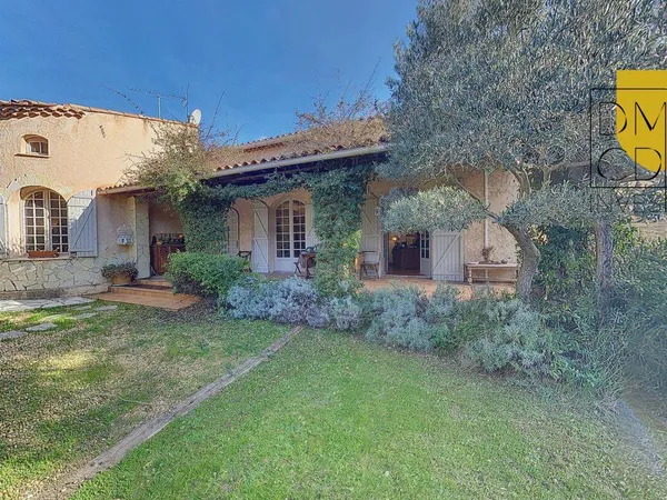 Villa 6 pièces 230 m² 