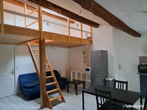 Bel appartement meublé 33 m² + mezzanine 12 m² 100% refait et isolé centre Montbrison 