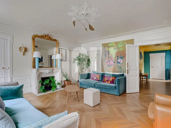 APPARTEMENT FAMILIAL - FILLES DU CALVAIRE - 75003 PARIS 