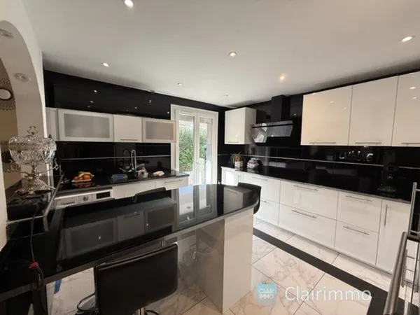 Maison 5 pièces 142 m² 