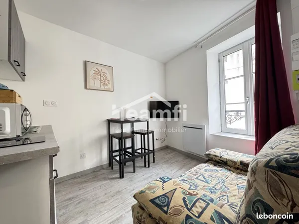 Studio 1 pièce 11 m² 