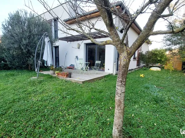 Duplex 5 pièces 93 m² 