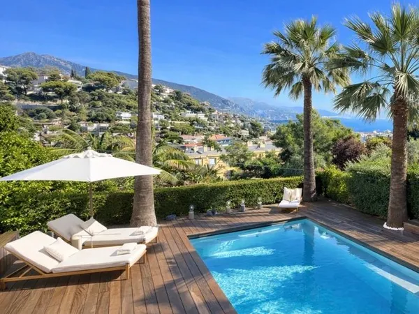 Villa 6 pièces 240 m² 