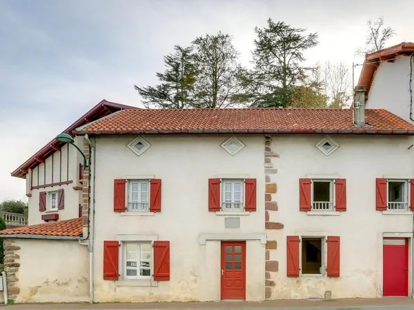 Maison mitoyenne À Vendre à rénover 