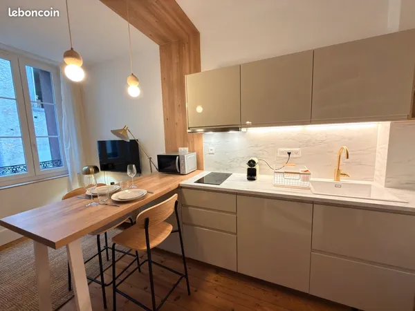 Duplex meublé rénové - espace nuit séparé - Centre d'Agen 