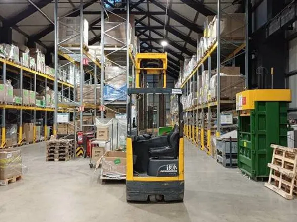 Local d'activité 1500 m² 