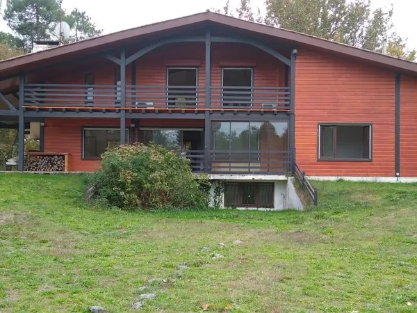 Belle landaise de 300 m2 sur 2 hectares 