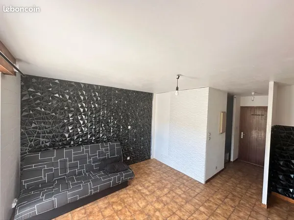T2 bien isolé, calme et équipé 