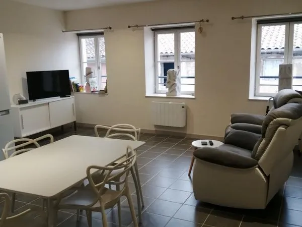 A louer t2 centre tournus 