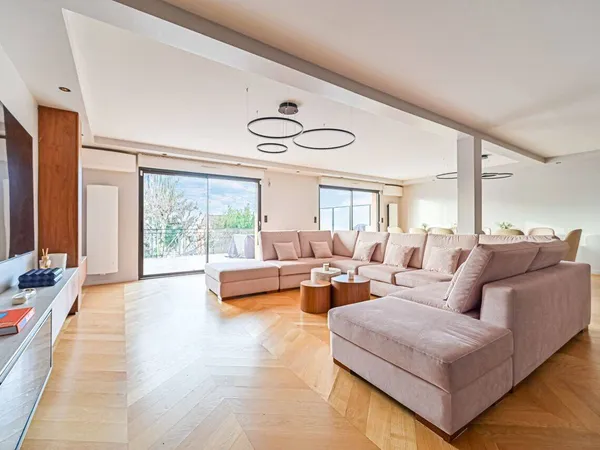 Maison 8 pièces 269 m² 