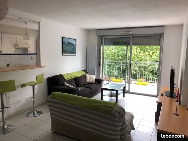 Gd T3 meublé 75m2 Busca proche métro+parking+cave 
