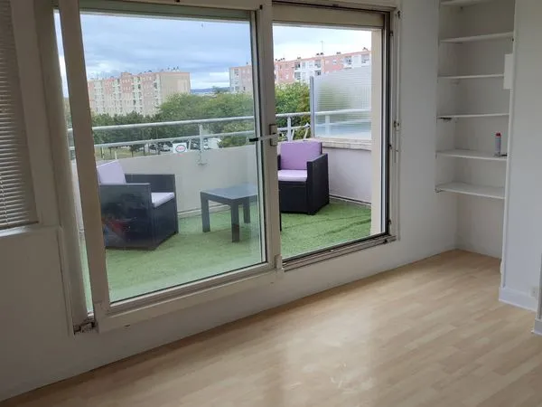 T1 28 m2 avec grande terrasse 