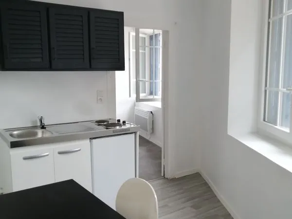 Loue studio meublé 