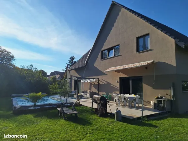 Propriété 8 pièces 275 m² 