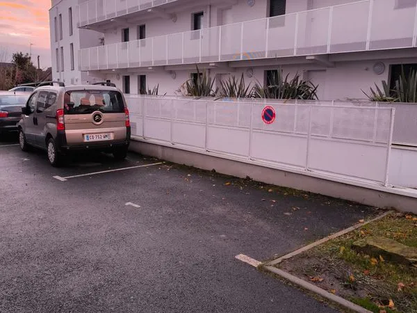 Place de parking extérieur a vendre résidence des courtils Pleurtuit 