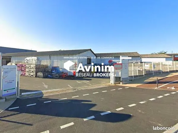 Local 2115 m² Ingré 