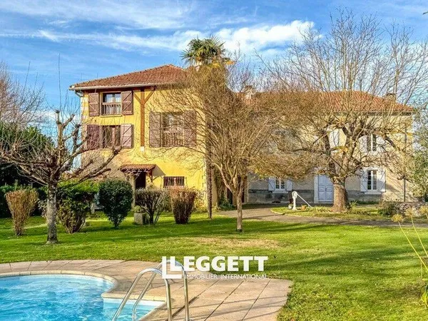 Maison 11 pièces 357 m² 