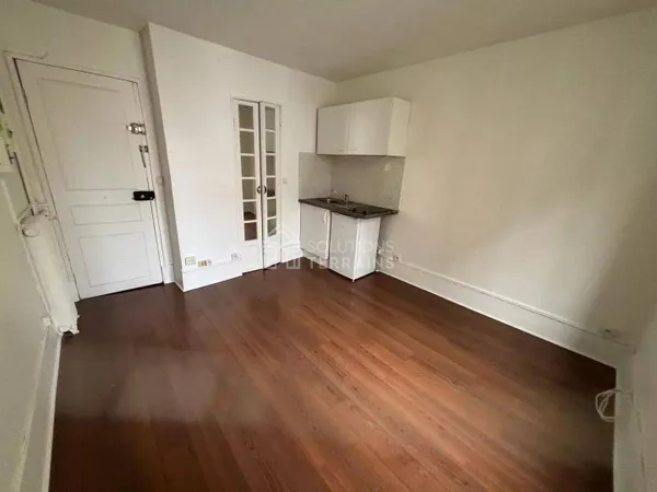 Studio 1 pièce 14 m² 