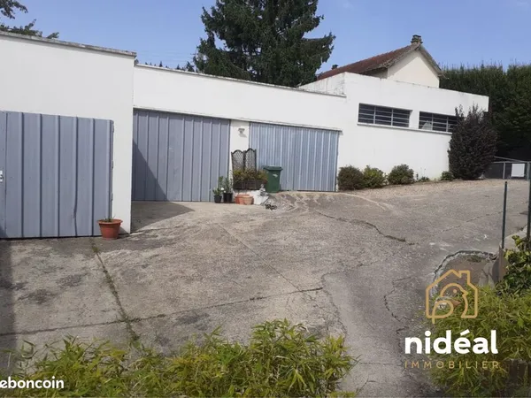 Local 235 m² Louviers 