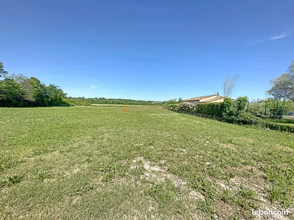 Terrain 1915 m² Cruviers-Lascours 