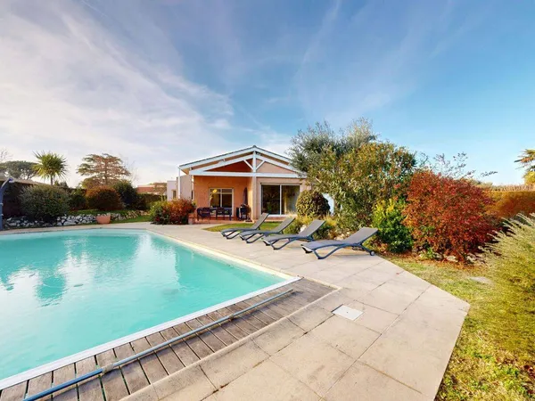 Maison de plain-pied 4 pièces 155 m² 
