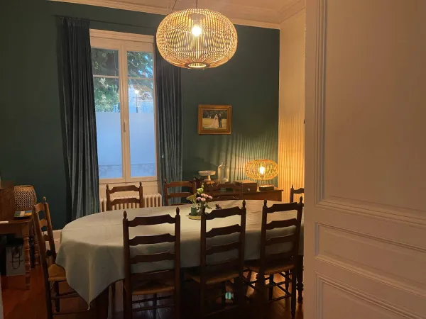 Vends maison familiale, coeur de Cognac, 4 à 6 chambres, jardin clos 