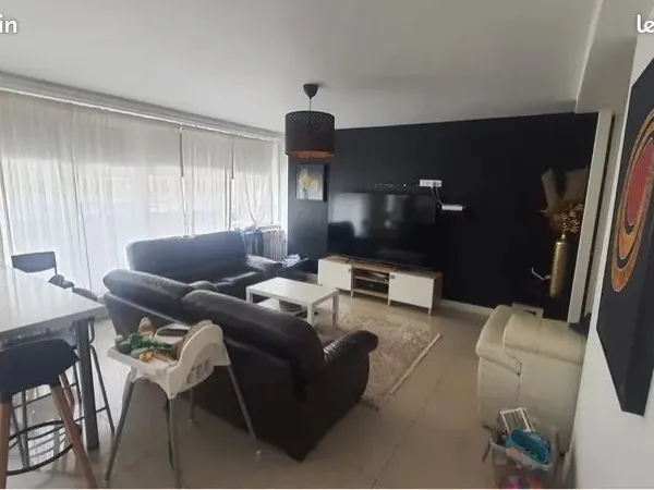 3 pièces 58m2 très bon état - 700 charges comprises 