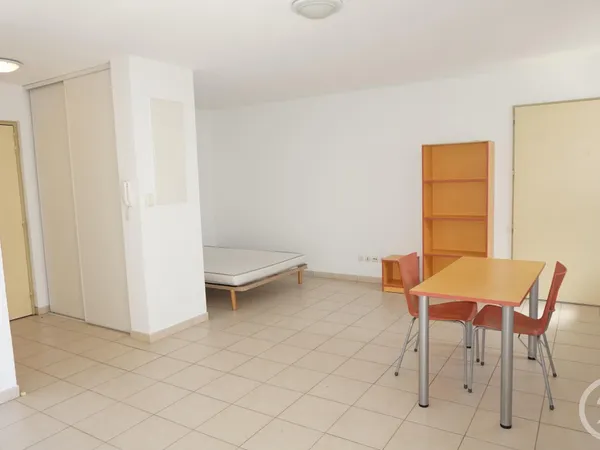 Studio 1 pièce 34 m² 