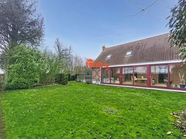 FERME COMPRENANT MAISON HANGAR ET DEPENDANCES 